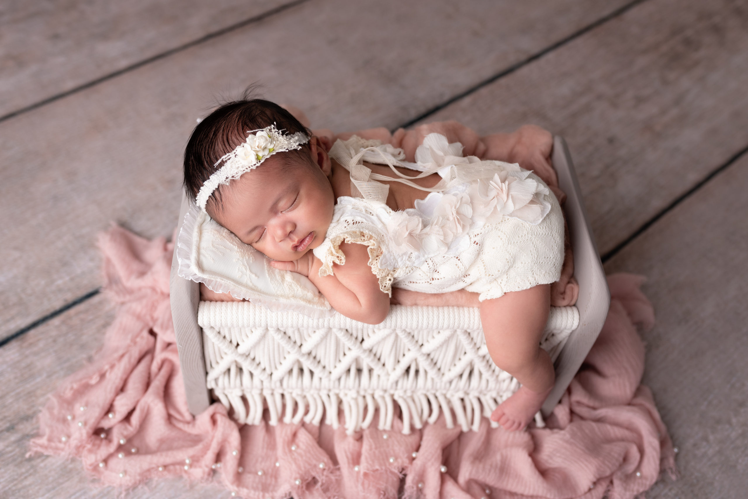 Girl_newborn_Bed_macrame_Weave_Pink_Cream_Photographer_Prosper_McKinney ...